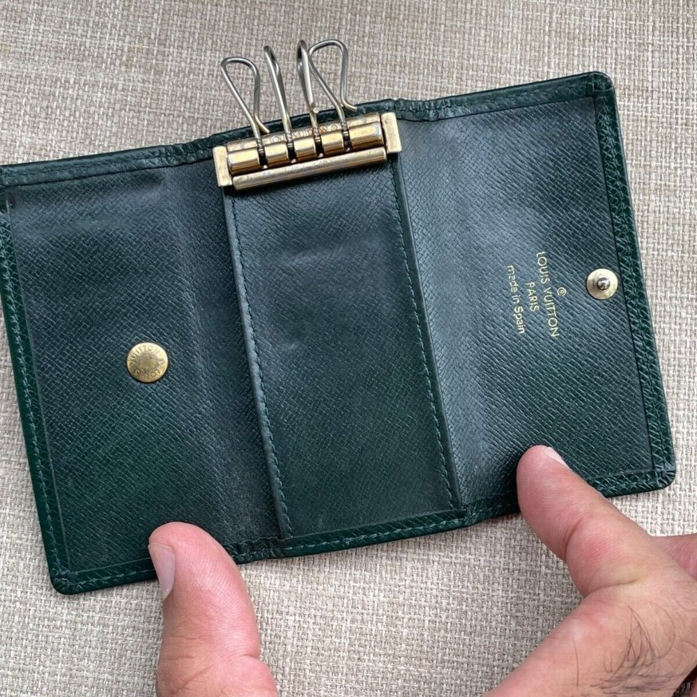 Louis Vuitton Keys Holder Green Taiga Multicles 4 Ring Key Case Leather Spain - Picture 12 of 13